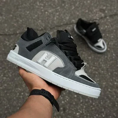 Hocks Bold Asfalto