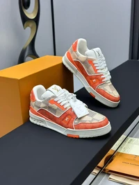 LV *Trainer