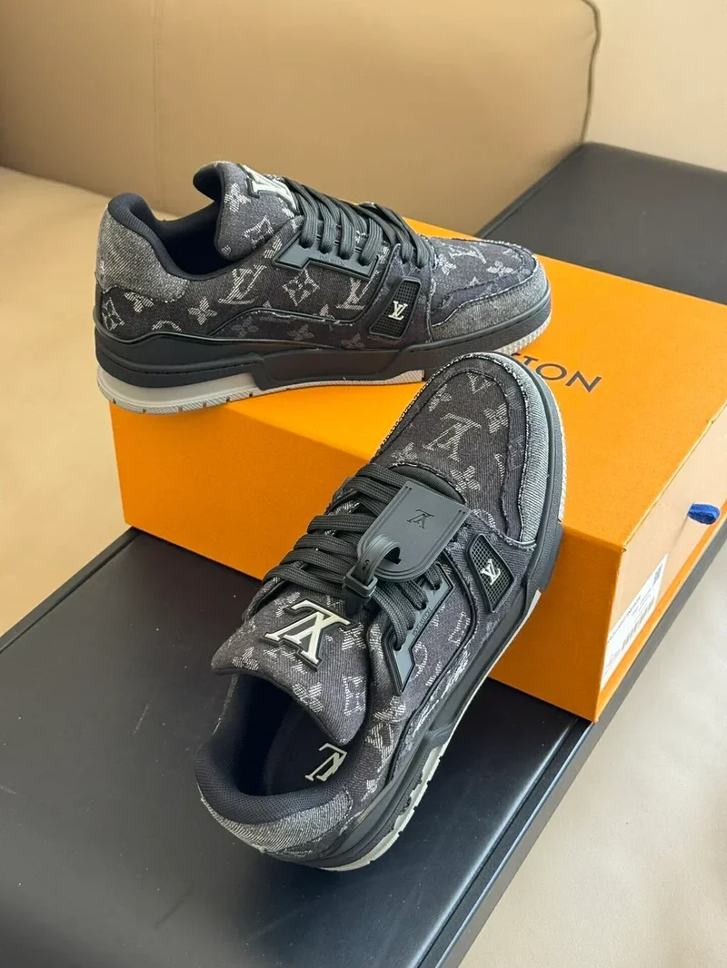 LV *Trainer - Black Grey