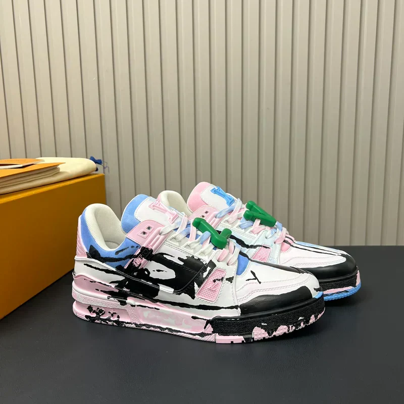 LV *Trainer