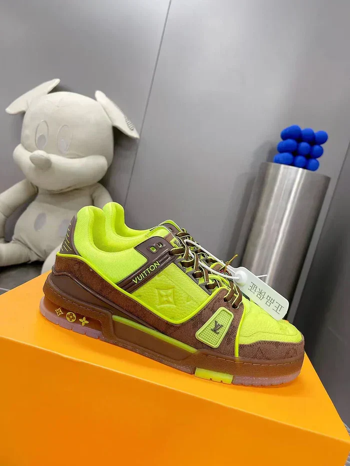 LV *Trainer