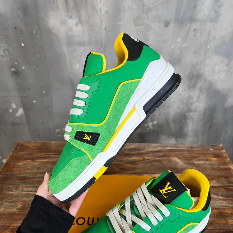 LV *Trainer