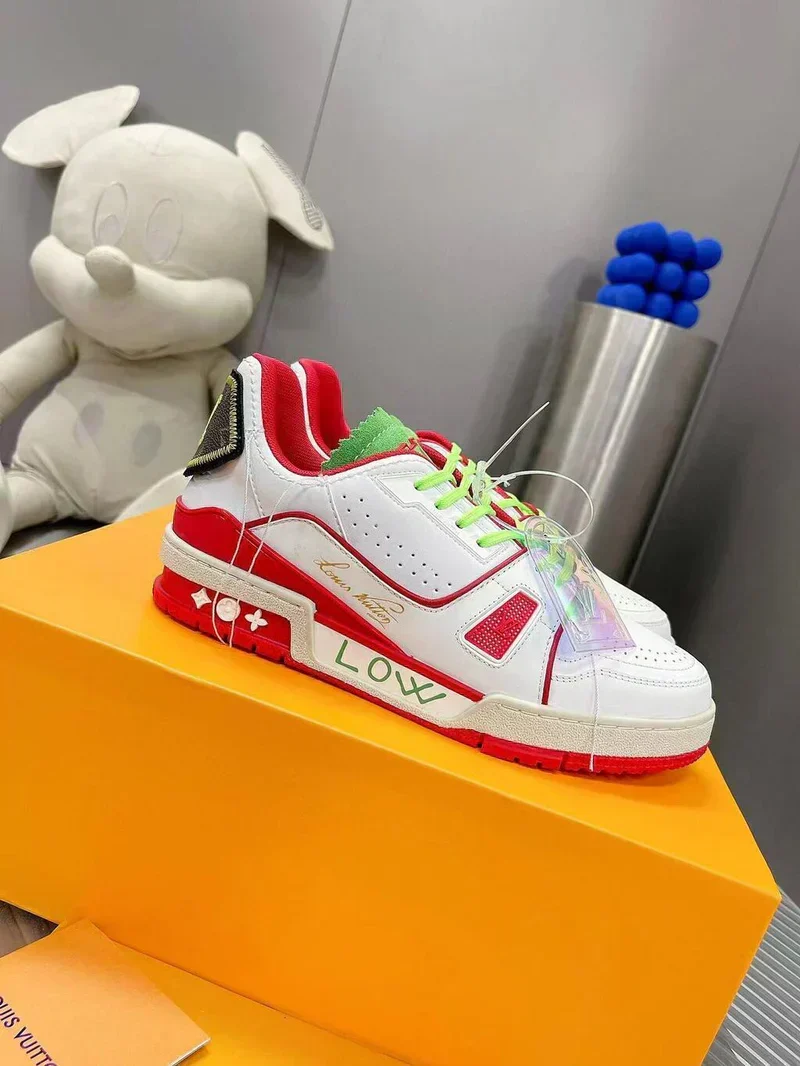 LV *Trainer