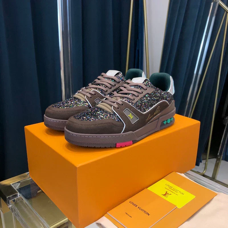 LV *Trainer