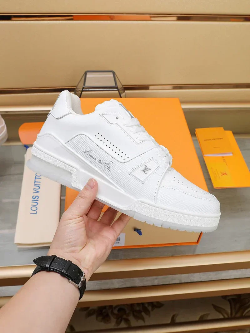 LV *Trainer - White