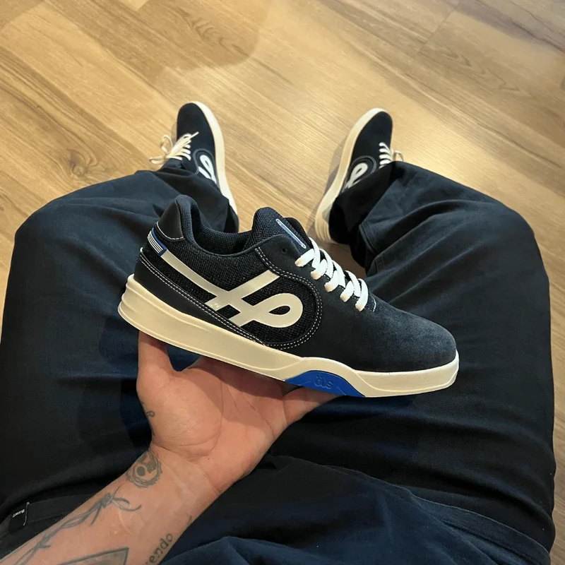 Öus Imigrante Preto Chantilly Azul Essencial
