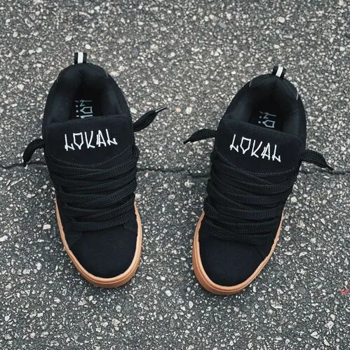 Tesla x Lokal Tag Preto Latex
