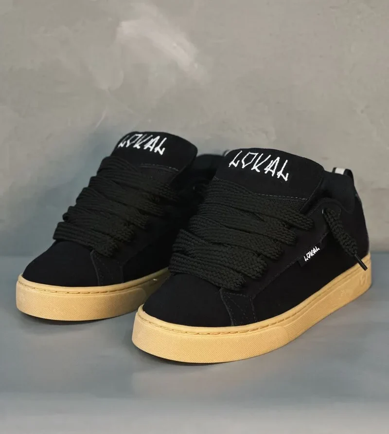 Tesla x Lokal Tag Preto Latex 2