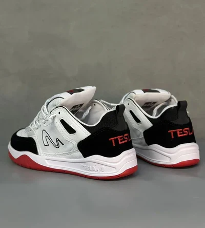 Tesla Nine Black White Red