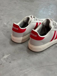 TÊNIS ADIDAS GRAND COURT 2.0 (CINZA/VERMELHO)