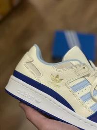 ADIDAS FORUM LOW CL (off white/blue)