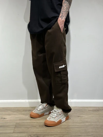 CALÇA CARGO MARROM (sarja premium)