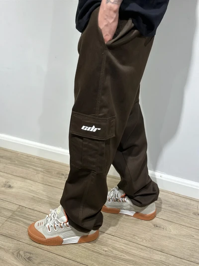 CALÇA CARGO MARROM (sarja premium)